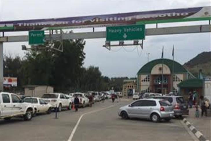 Lesotho taxi operators continue to block border post