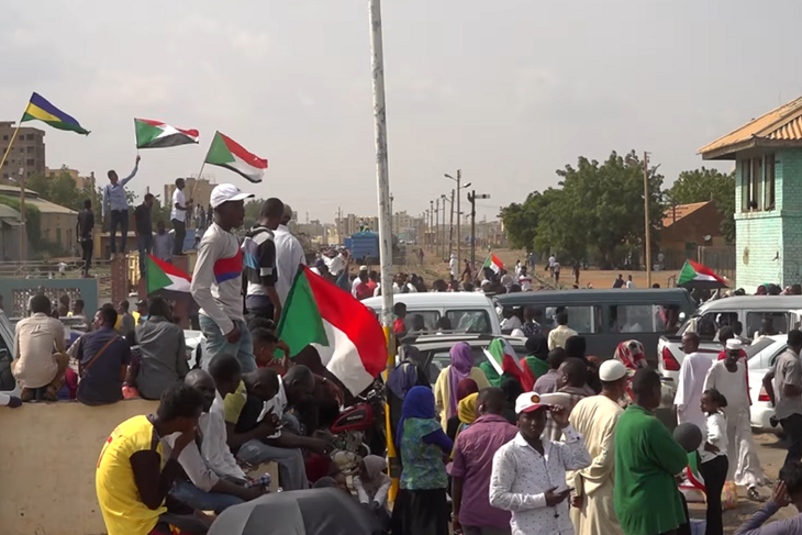 Thousands of Sudanese call for dissolving Bashir's party.