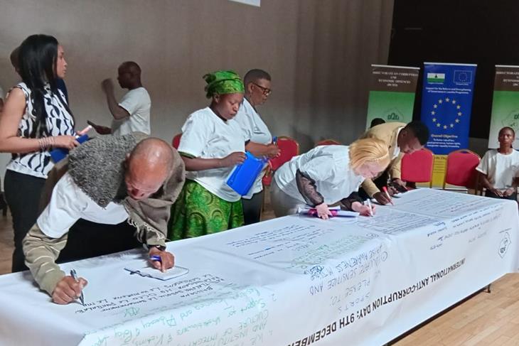 YOUTH PLEDGE WITH DCEO TO FIGHT CORRUPTION