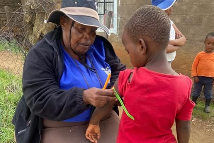 COMMUNITY HEALTH WORKERS IMMOBILISE HEALTH SERVICES<br/>COMMUNITY HEALTH WORKERS IMMOBILISE HEALTH SERVICES<br/>COMMUNITY HEALTH WORKERS IMMOBILISE HEALTH SERVICES