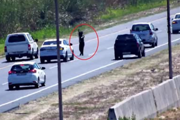 GUNMAN INVADES N2 TO TRY TO ROB MOTORISTS IN KHAYELITSHA, CAPE TOWN<br/>GUNMAN INVADES N2 TO TRY TO ROB MOTORISTS IN KHAYELITSHA, CAPE TOWN<br/>GUNMAN INVADES N2 TO TRY TO ROB MOTORISTS IN KHAYELITSHA, CAPE TOWN