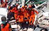 Indonesian earthquake victims toll to 1234 deaths.
