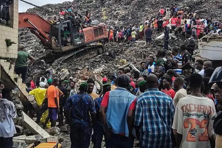 Guinea rubbish landfill collapse kills 30